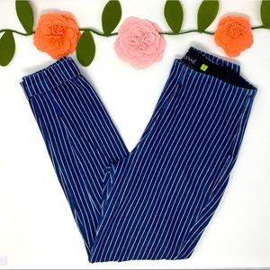 Lyssé Denim ankle zip pinstripe Leggings, Small
